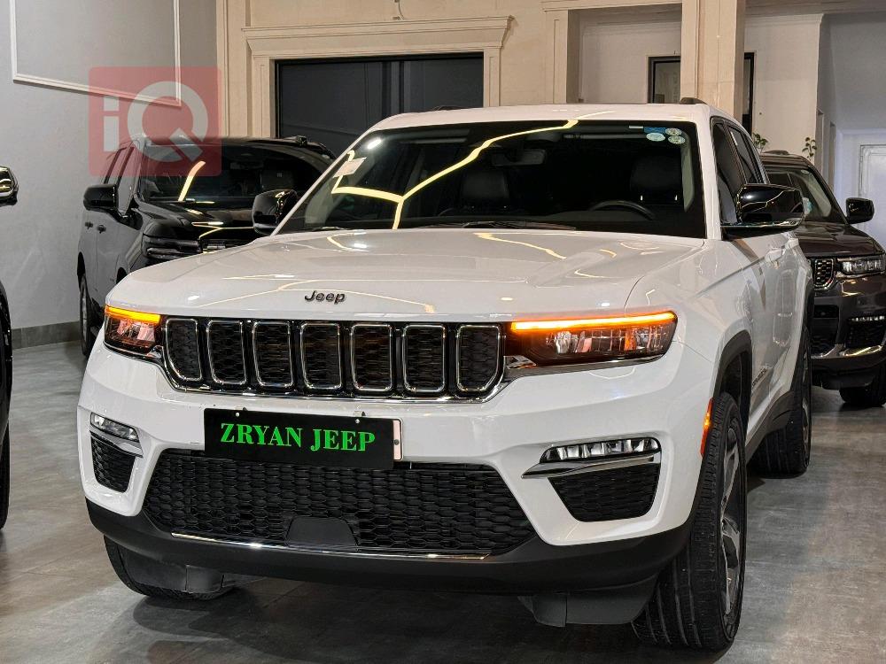 جیپ گراند شیرۆکی